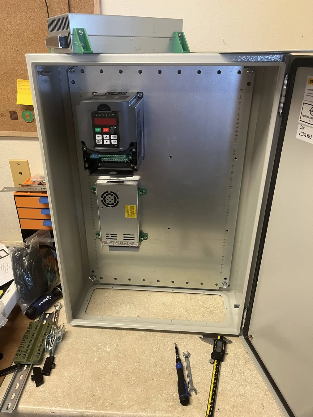 Open electrical control cabinet for the desktop CNC mill